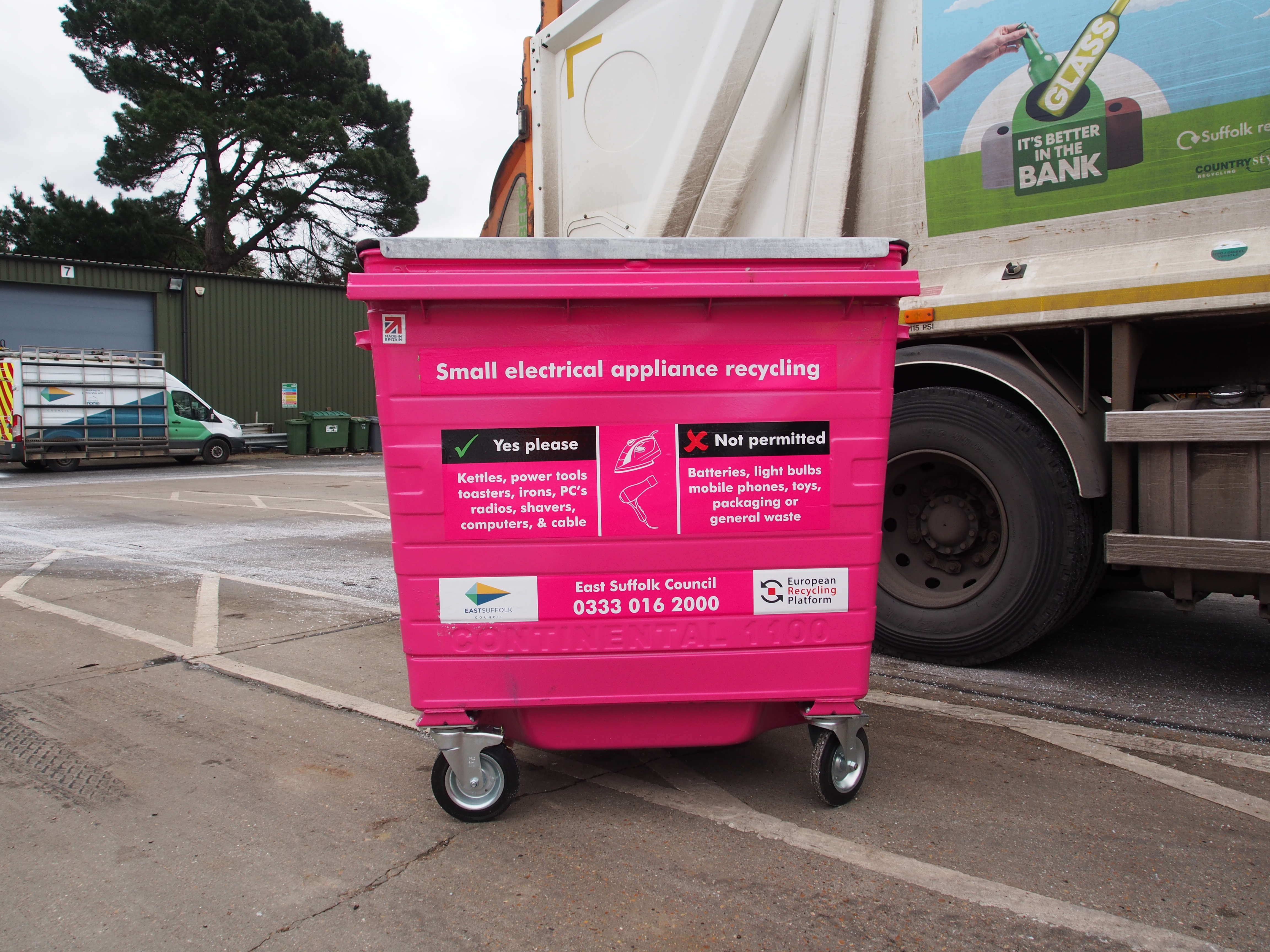 Electrical recycling bin. 